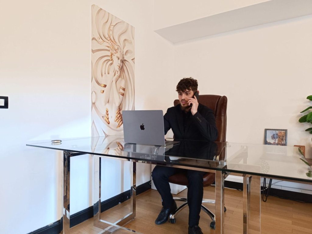 Branduri care domină piața: Vlad Augustin recomandă DOOH + Evenimente la EkoGroup Vila + Campanii de Presă Online